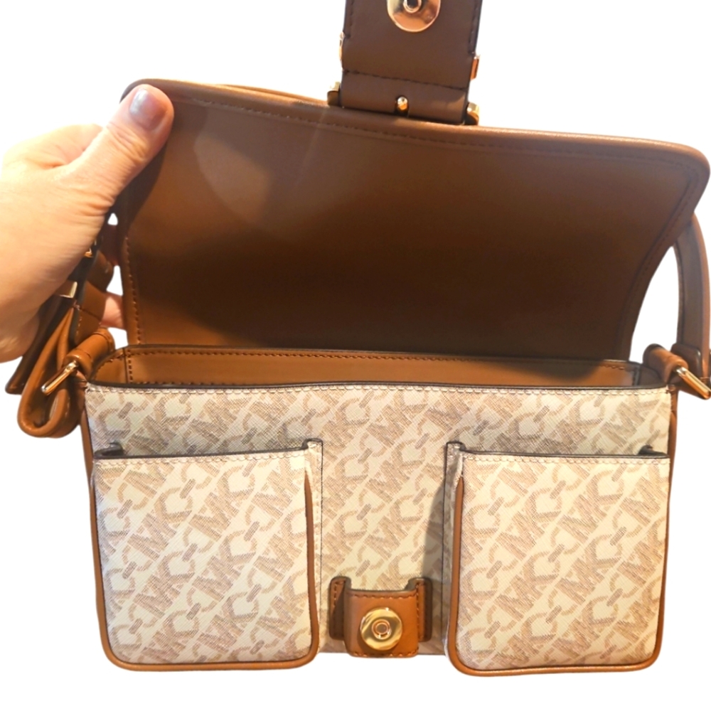 Michael Michael Kors Colby Medium Empire Monogram Shoulder Bag Vanilla Luggage - Picture 10 of 11